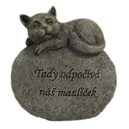 Šedý náhrobní kámen s kočkou